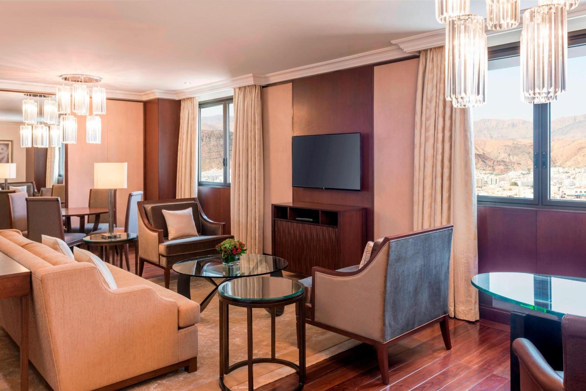 쉐라톤 오만 호텔 무스카트 외부 사진 A suite at the hotel